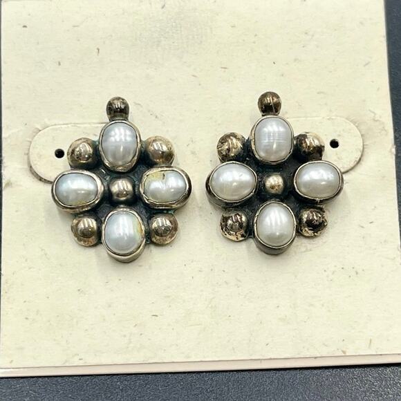 Sterling Silver 5mm Bezel Cultured Gray Pearls Ball Beads Cluster Stud Earrings - Picture 1 of 7
